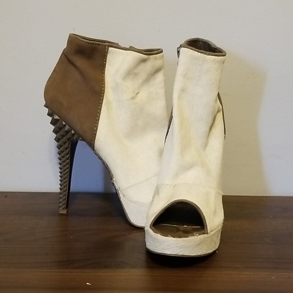 Womens Booties Size 8 1/2
